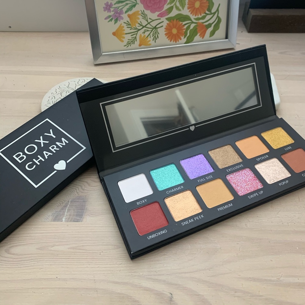 Boxy Charm Eye Shadow Palette